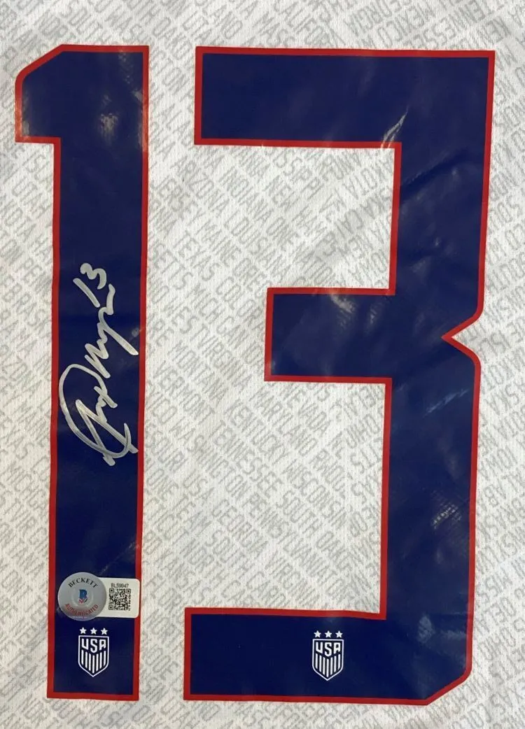 Alex Morgan Signed 2019 Nike USA Women's Home Medium Soccer Jersey BAS