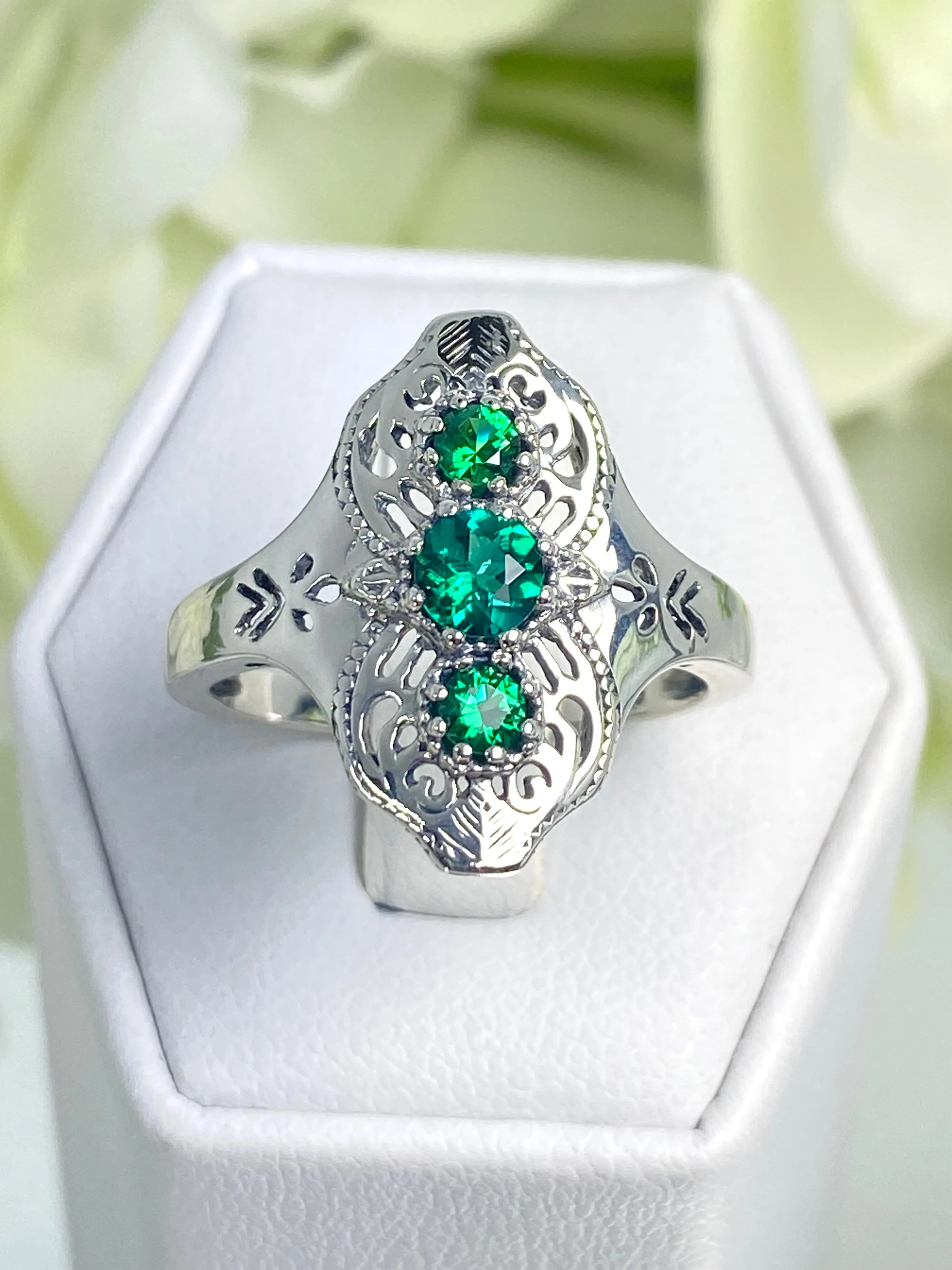 Emerald Ring, Spider Gatsby, Sterling Silver Vintage Jewelry D172