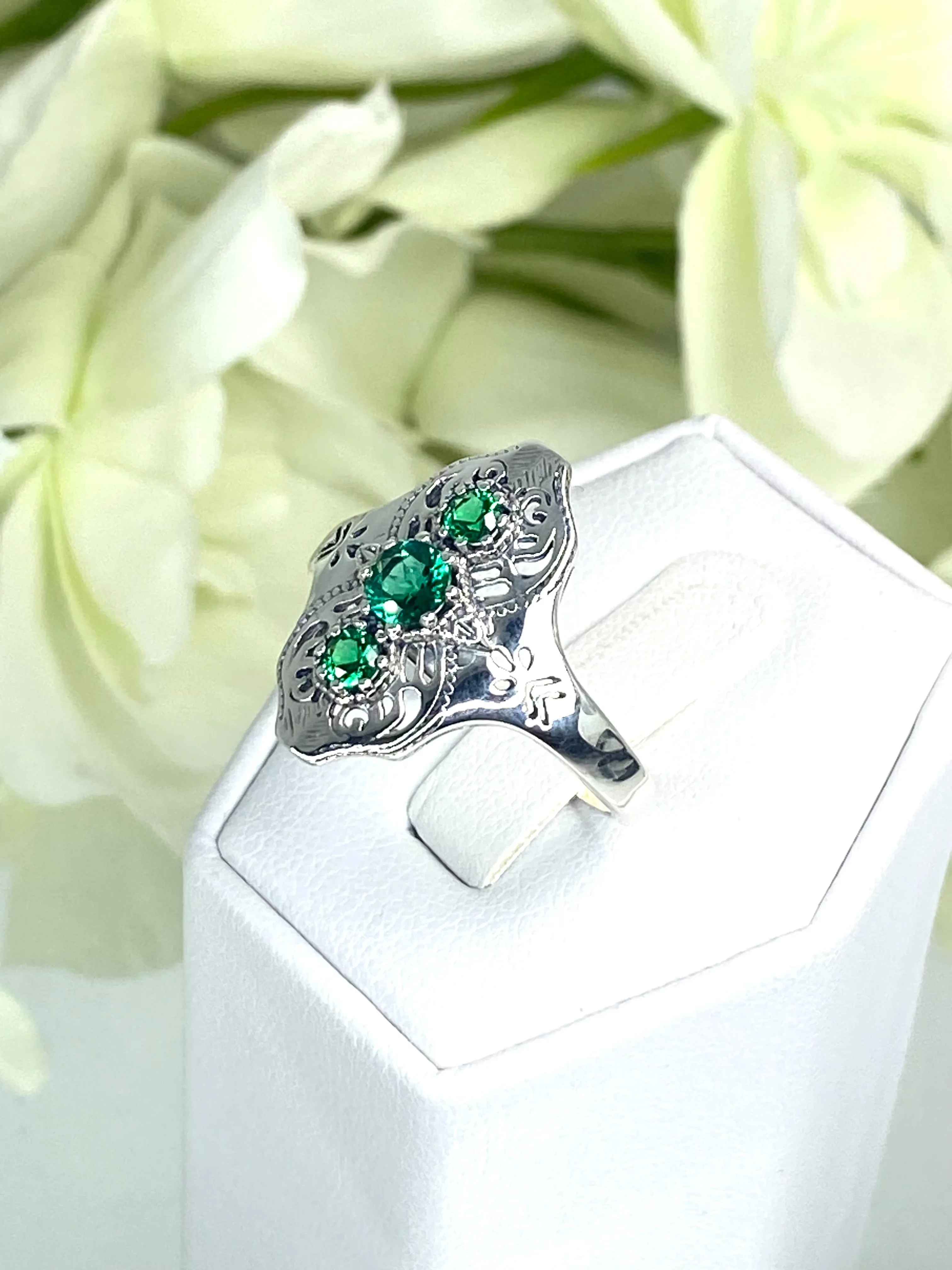 Emerald Ring, Spider Gatsby, Sterling Silver Vintage Jewelry D172