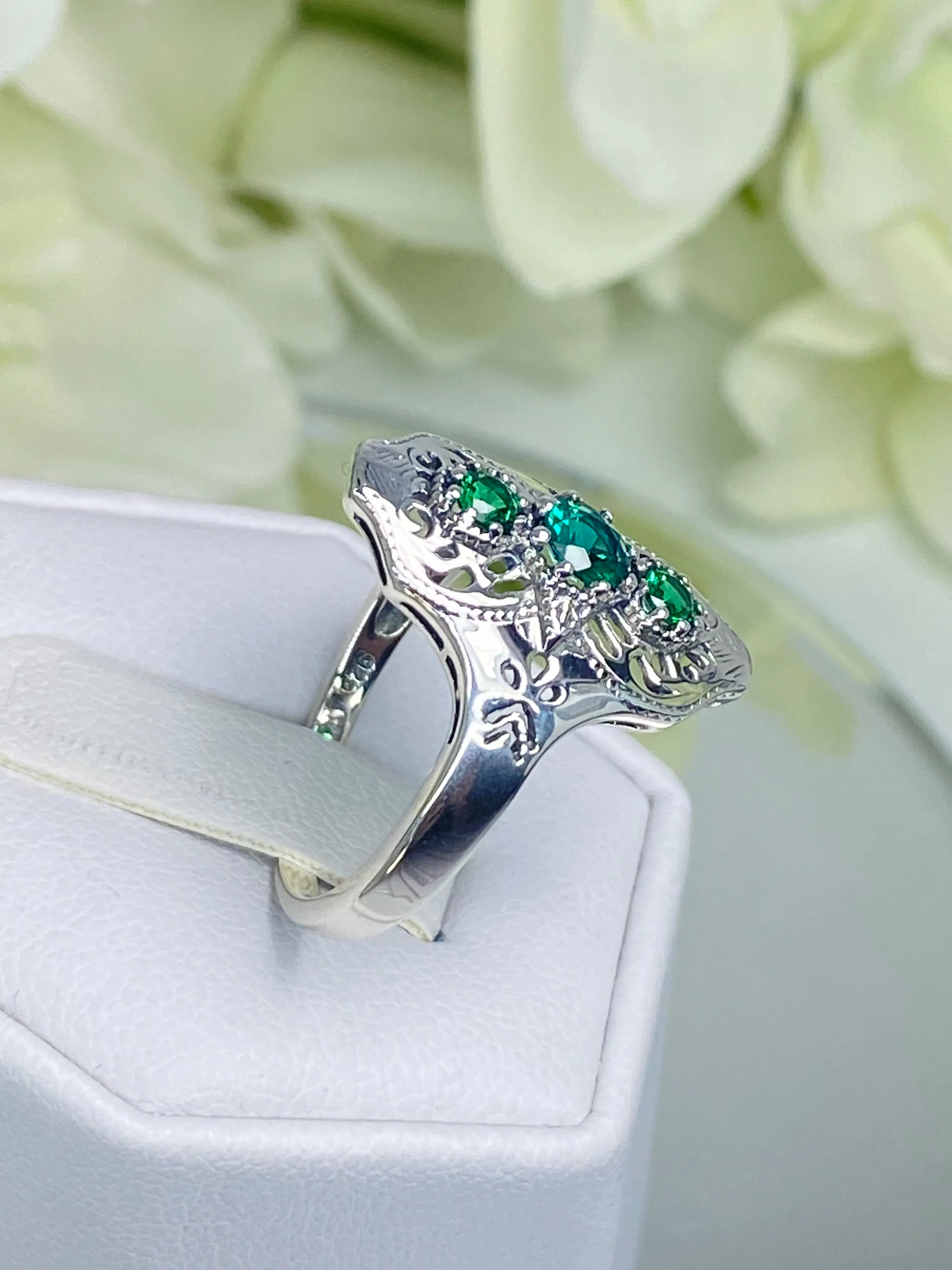 Emerald Ring, Spider Gatsby, Sterling Silver Vintage Jewelry D172