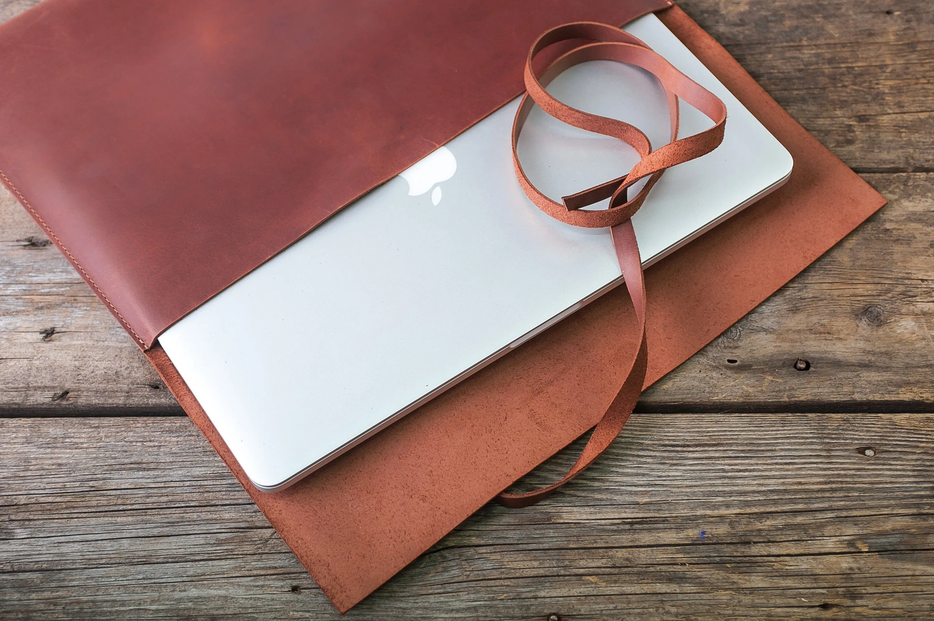 EXINOZ Handmade Leather Laptop Sleeve