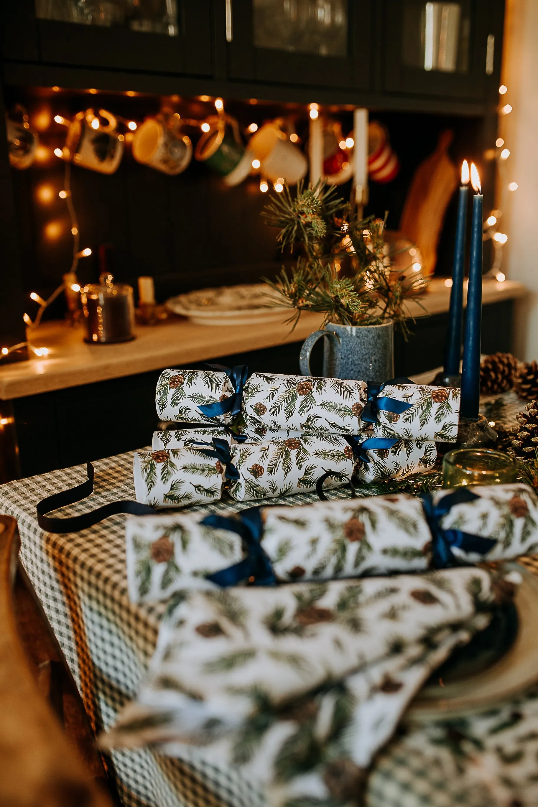 PINE CONE SPRUCE LUXURY CHRISTMAS CRACKERS