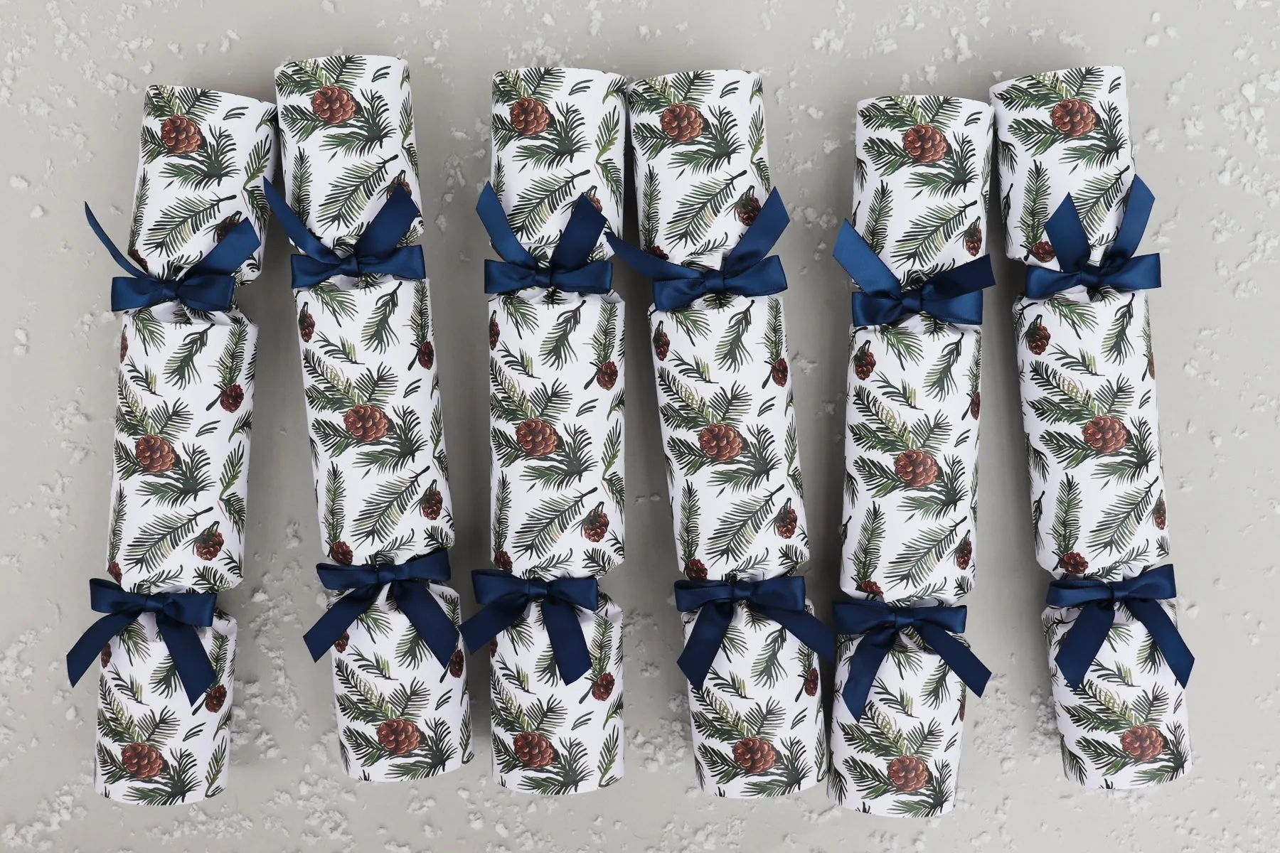 PINE CONE SPRUCE LUXURY CHRISTMAS CRACKERS