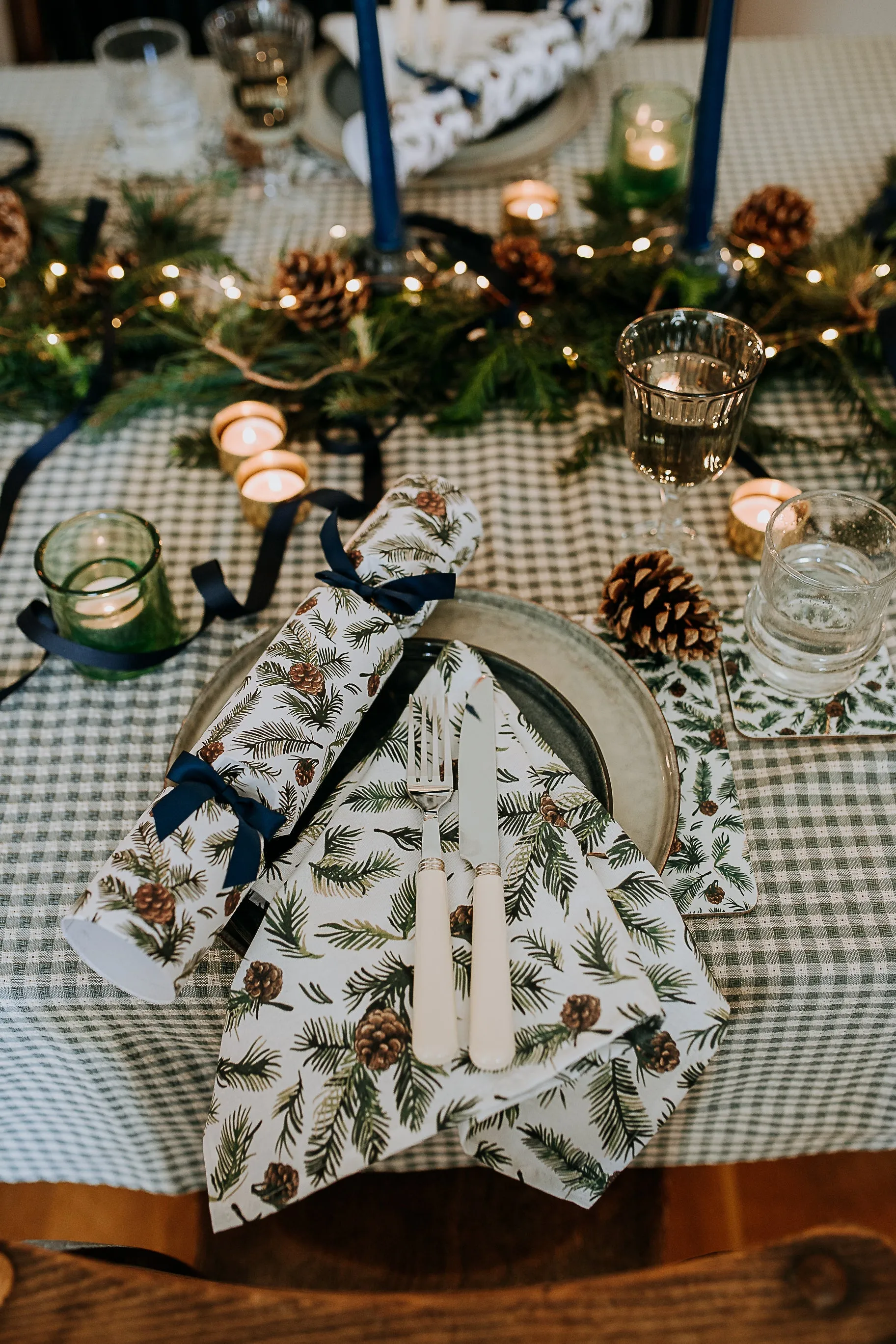 PINE CONE SPRUCE LUXURY CHRISTMAS CRACKERS
