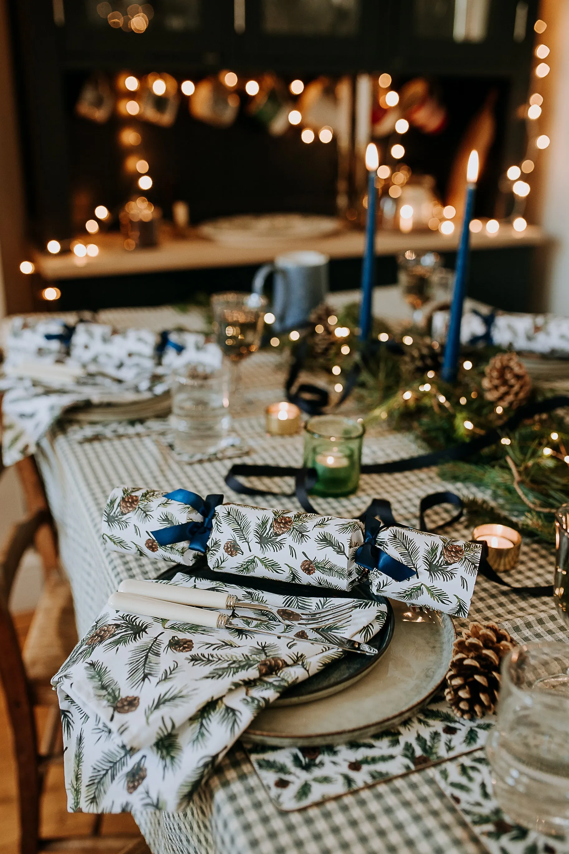 PINE CONE SPRUCE LUXURY CHRISTMAS CRACKERS